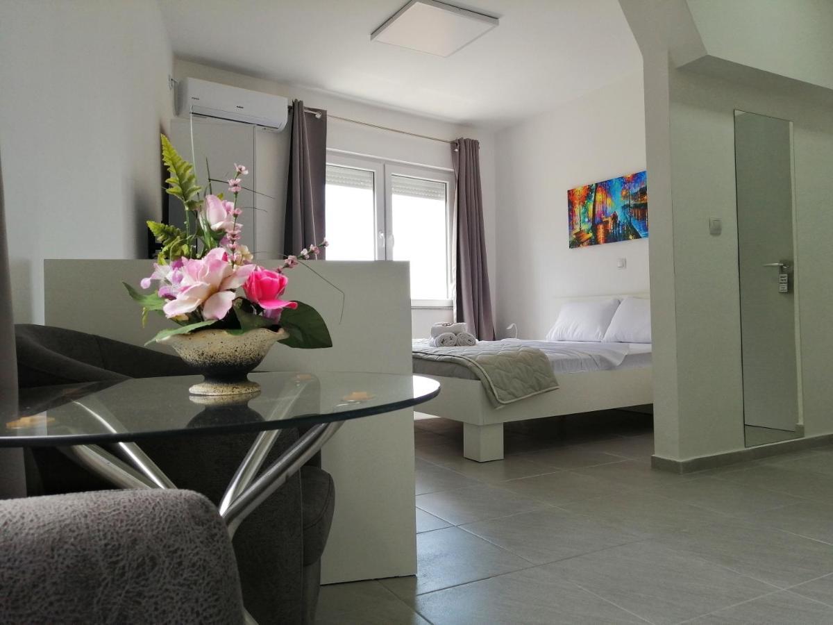 Redex Apartment